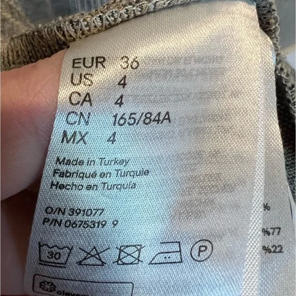 107. H&M Plaid Tailored Ladies Blazer 4 EUC - Picture 6 of 7